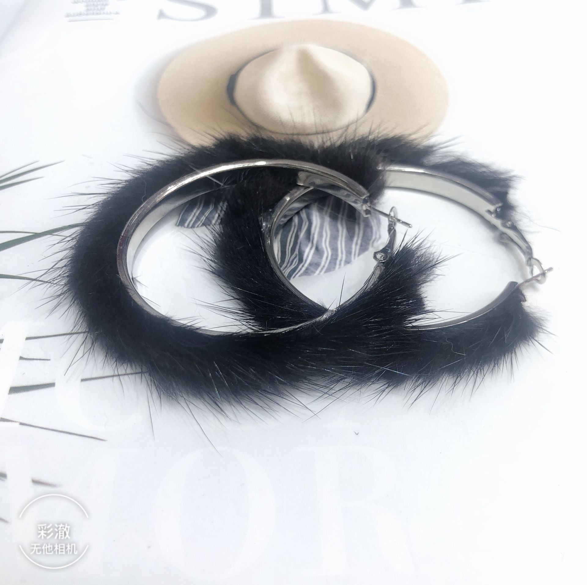 Wholesale Exaggerated Large Circle Mink Fur Ear Loops