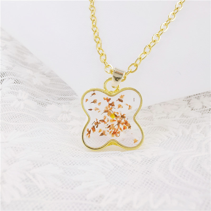 Wholesale 6pcs Handmade Resin Butterfly Shape Real Flower Four-leaf Clover Specimen Necklace