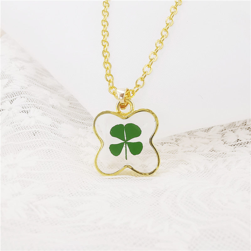 Wholesale 6pcs Handmade Resin Butterfly Shape Real Flower Four-leaf Clover Specimen Necklace