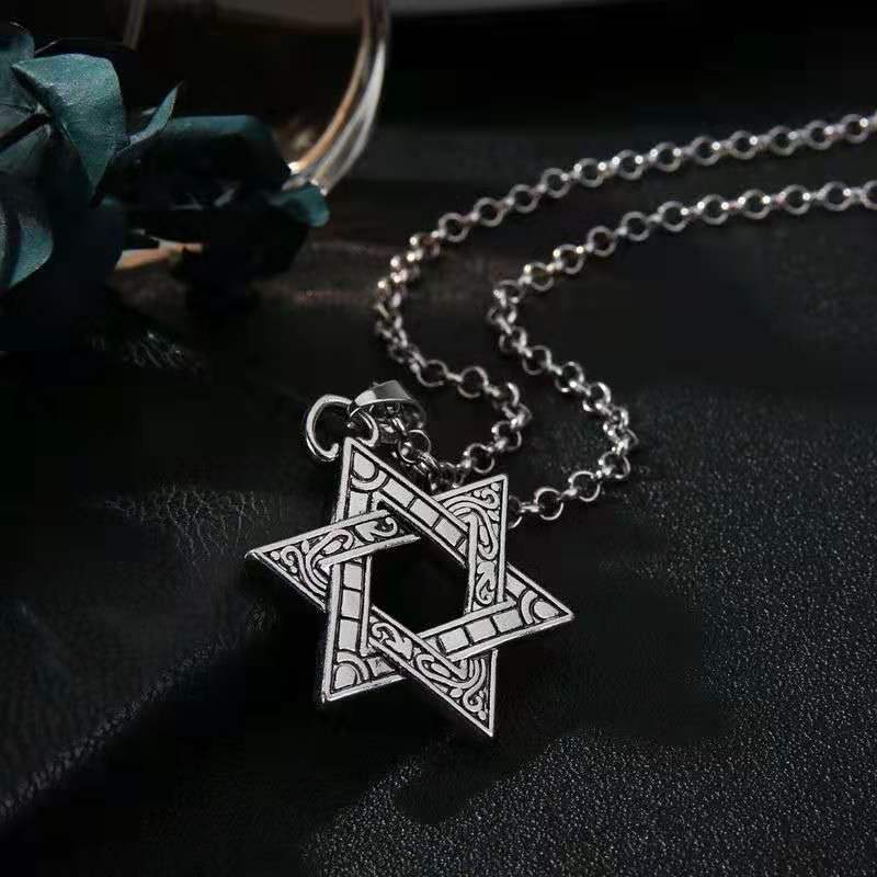 Wholesale Creative Maple Leaf Tags Men's Pendant Necklace