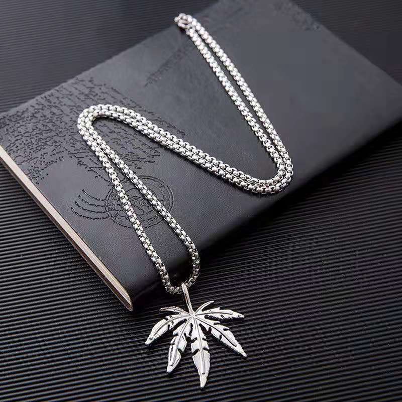 Wholesale Creative Maple Leaf Tags Men's Pendant Necklace