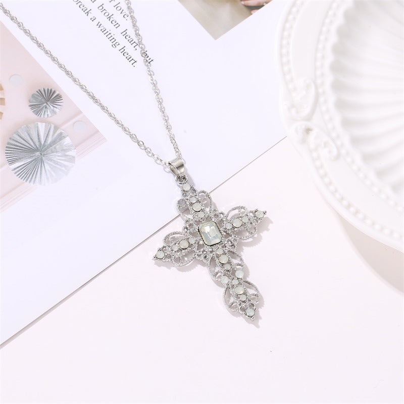 Wholesale Fashion Classic Hot Cross Necklace Bohemian Hollow Diamond Necklace Chain Clavicle Chain Factory Direct Sale