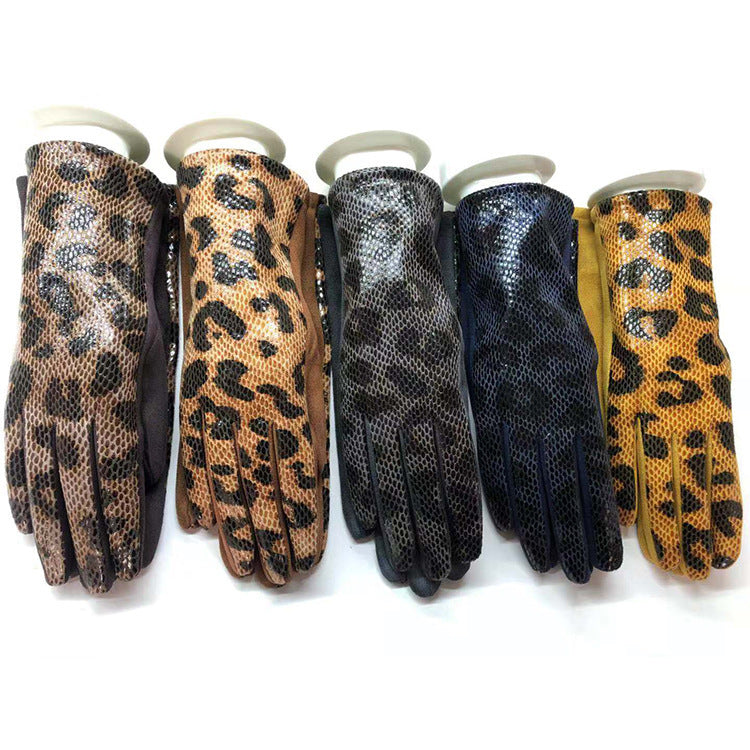 Wholesale of New Women's Warm and Cold Resistant Leopard Print Suede Glove