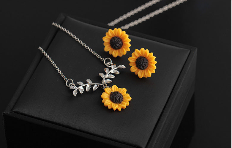 Wholesale Sunflower Necklaces