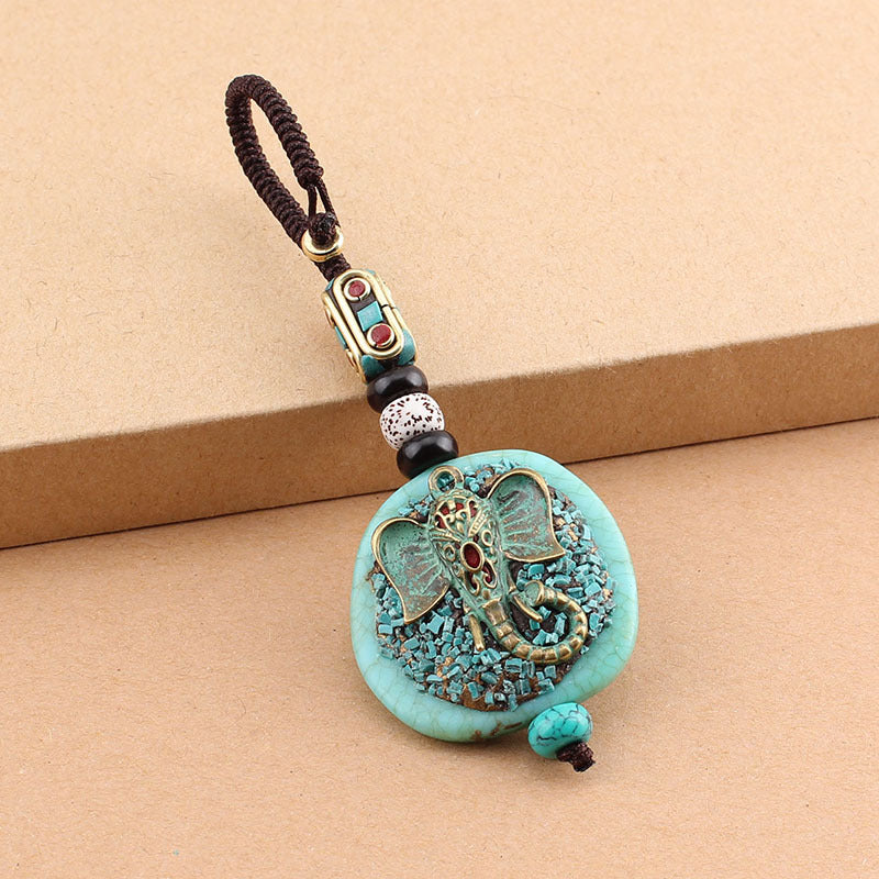 Wholesale Nepalese Vintage Car Alloy Keychains