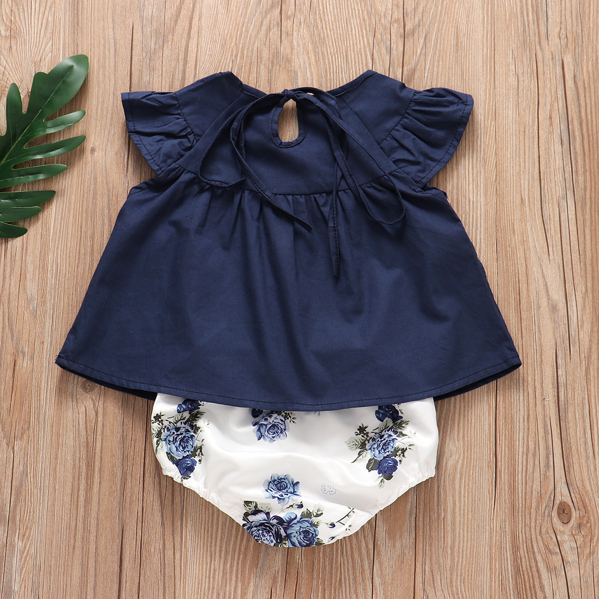 Wholesale Blue Flying Sleeve Top Girls Floral Cover Fart Short Skirt Two-piece Set Baby Clothes