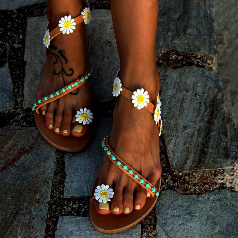 Wholesale Sweet Flower Flat Open Toe Comfortable Finger Flat Beach Sandals