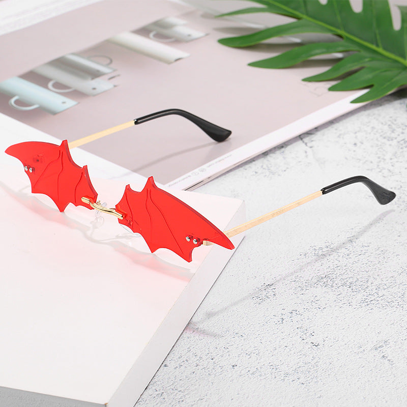 Wholesale Bat Shape Fashion Sunglasses