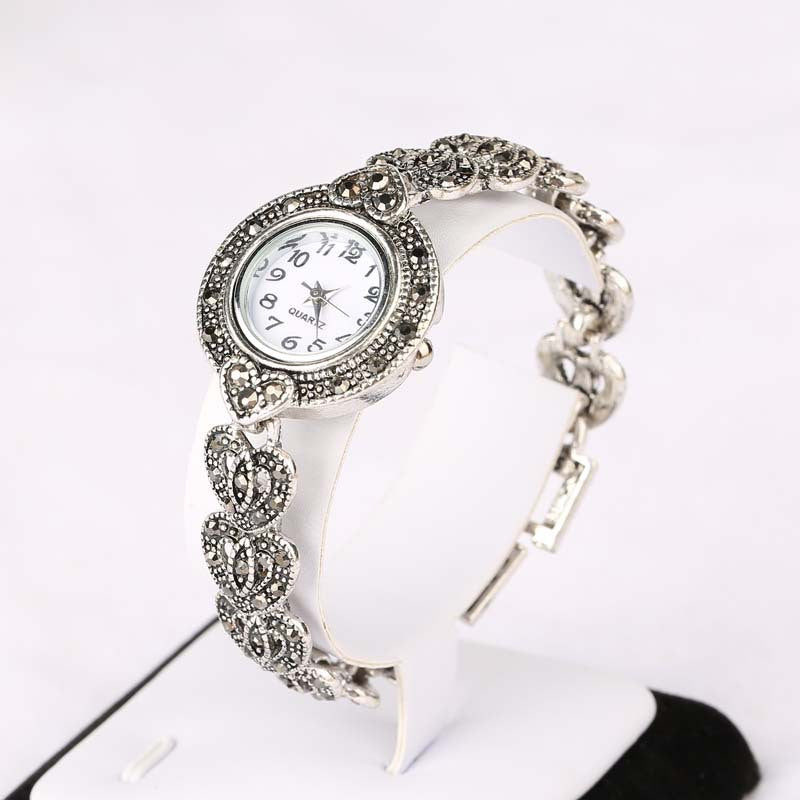 Wholesale Vintage Alloy Rhinestone Crystal Heart Bracelet Quartz Watch