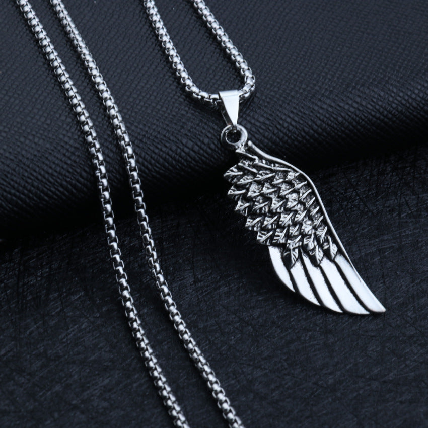 Wholesale Solid men's domineering axe vintage necklace