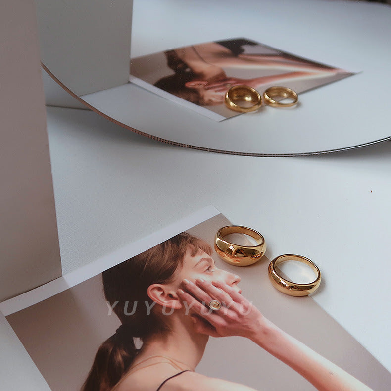 Wholesale Titanium steel gold-plated curved fashionable and shiny retro Ring