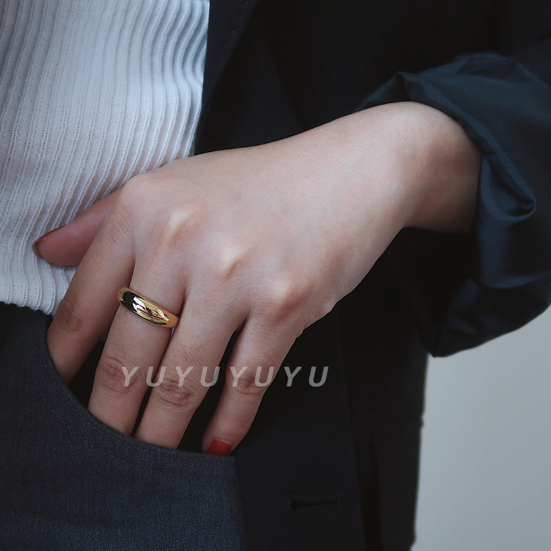 Wholesale Titanium steel gold-plated curved fashionable and shiny retro Ring