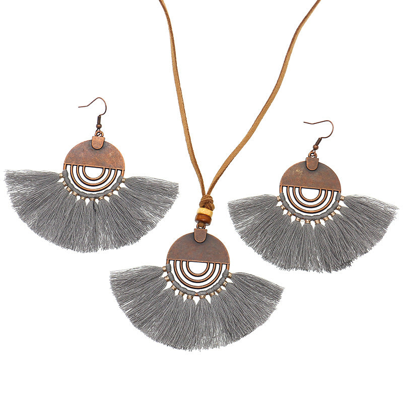 Wholesale Bohemian Fashion Vintage Scallop Necklace Earrings Set