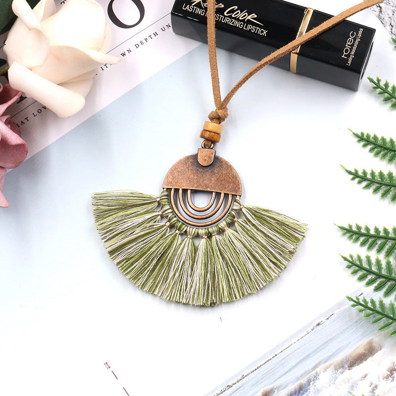 Wholesale Popular Handmade Scalloped Tassel Clavicle Chain