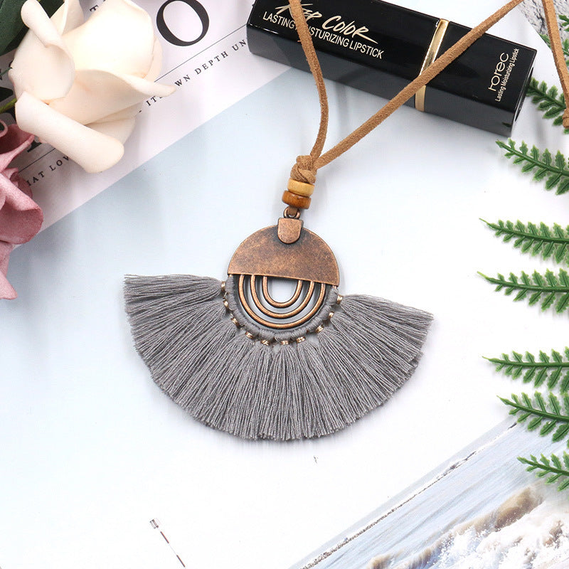 Wholesale Popular Handmade Scalloped Tassel Clavicle Chain