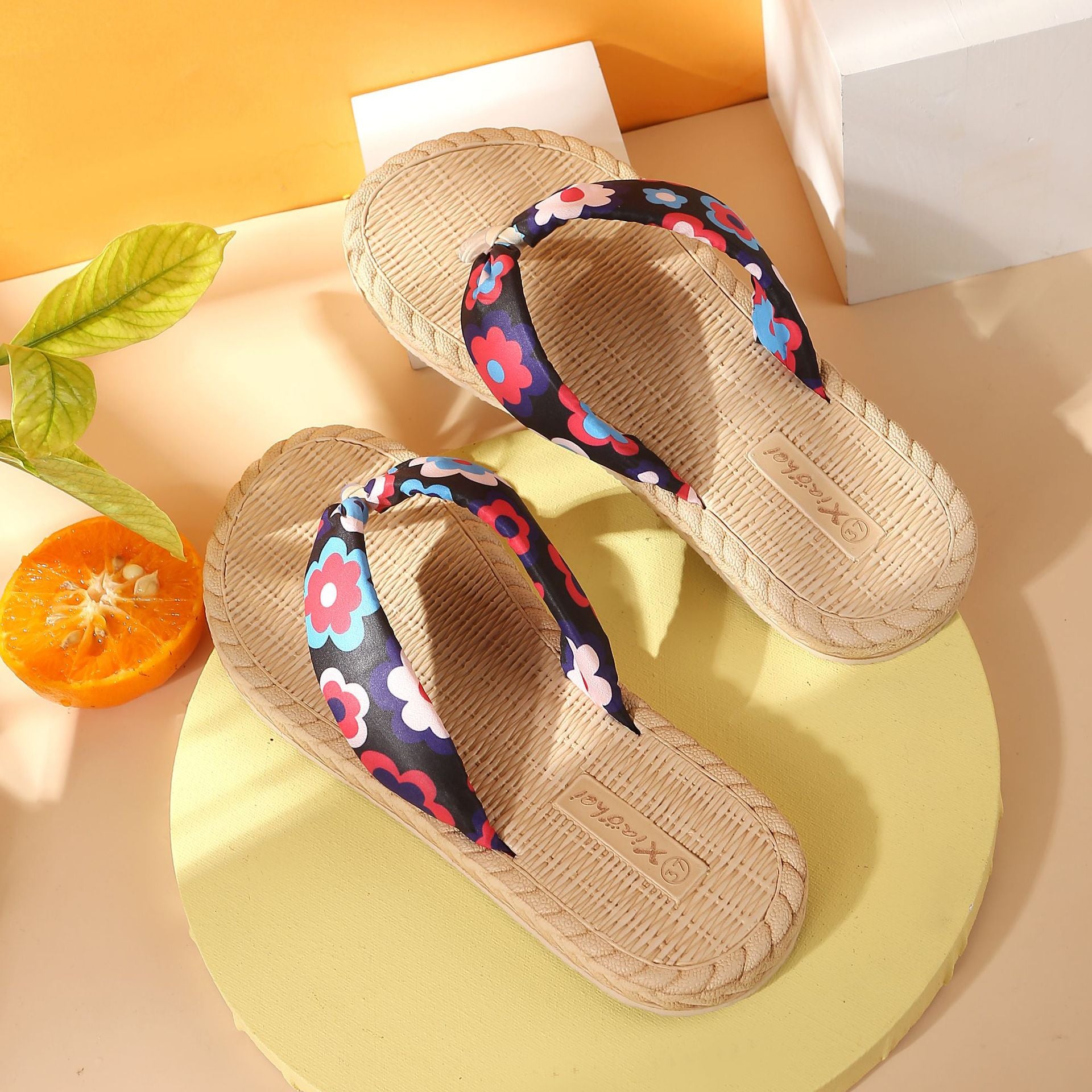 Wholesale Outdoor Fashion Bohemian Thick-soled Sandals