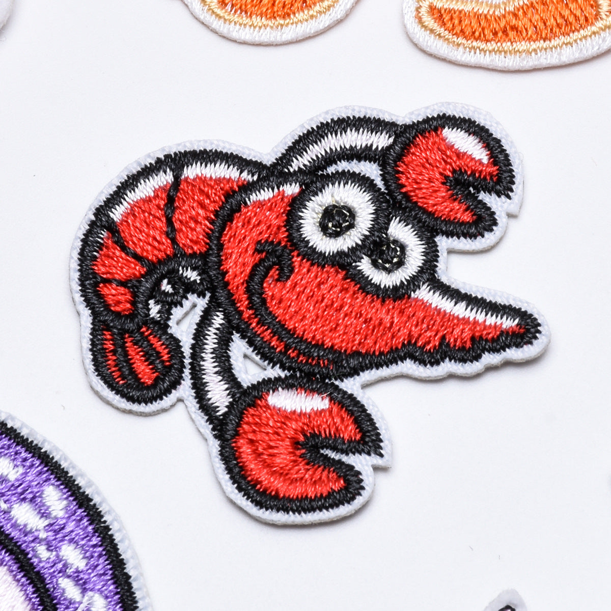 Wholesale Boutique Ocean Animal Cloth Patches 25 Cute Cartoon Embroidered Appliques For Clothing Repair Trendy DIY Badges