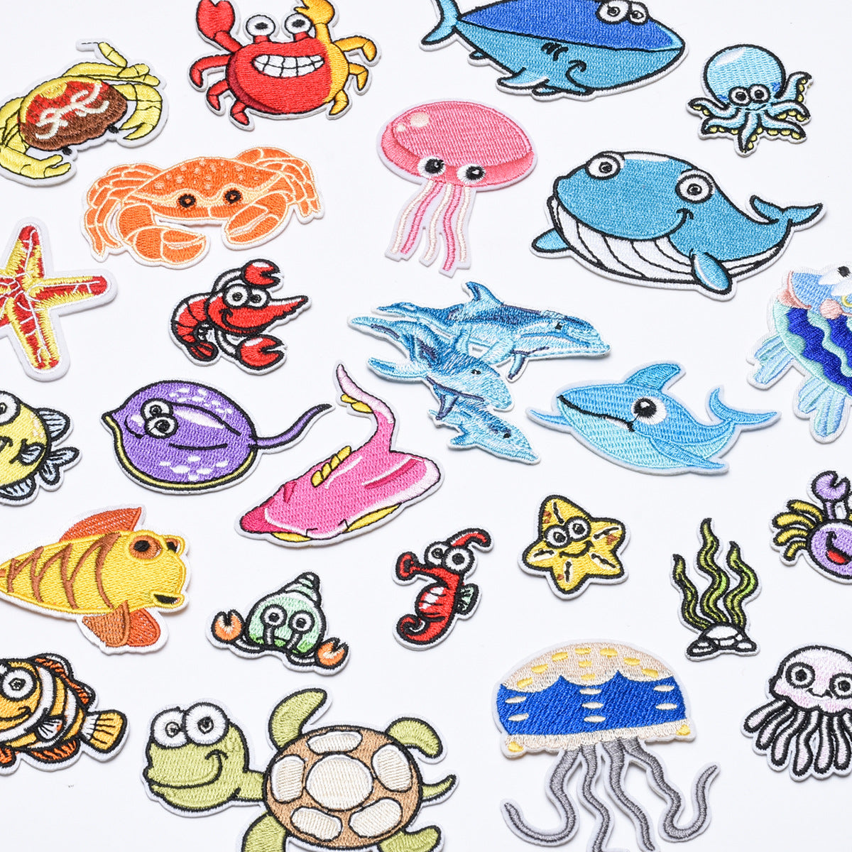 Wholesale Boutique Ocean Animal Cloth Patches 25 Cute Cartoon Embroidered Appliques For Clothing Repair Trendy DIY Badges