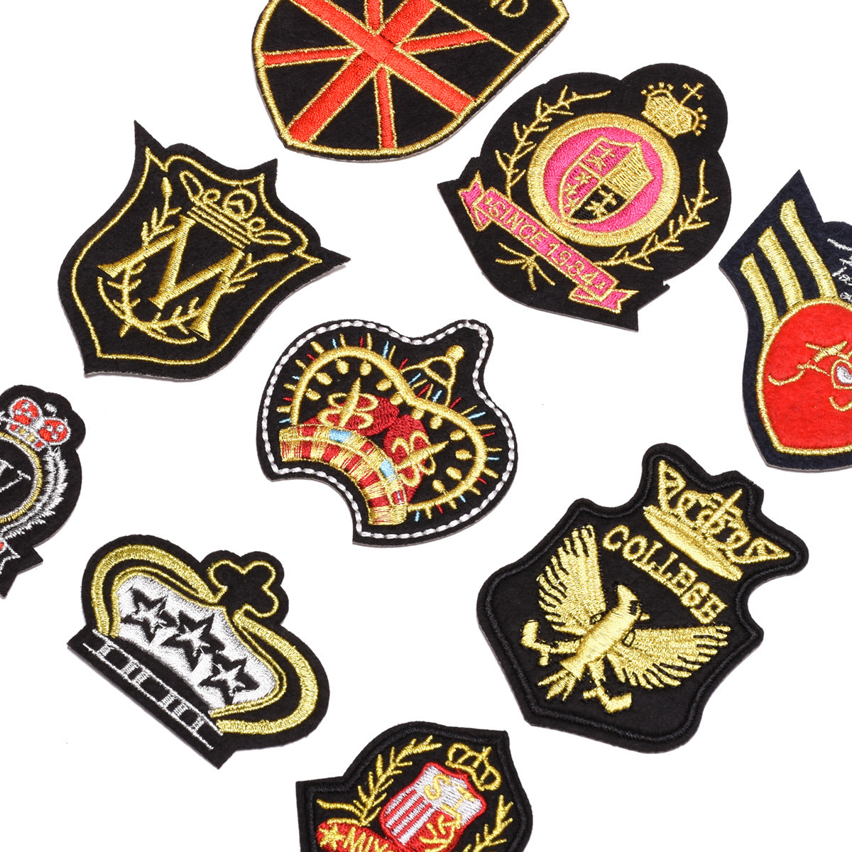 Wholesale Boutique Cartoon Crown Gold Line Cloth Patch DIY Sew On Iron On Badge For Clothing Accessory Resale