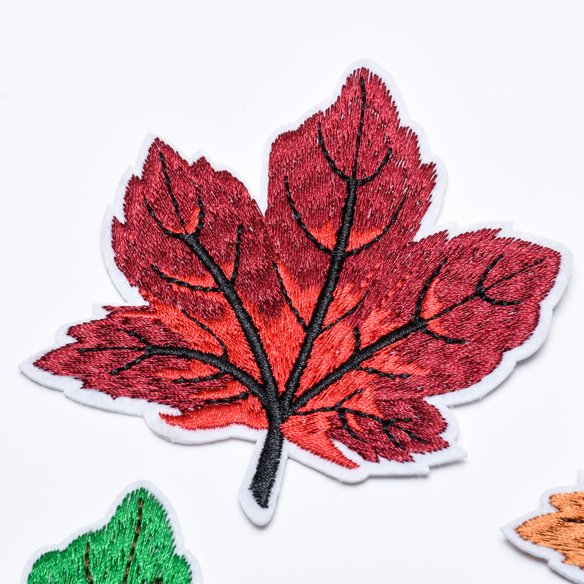 Wholesale Felt Maple Leaf Embroidery Patch Iron On Adhesive For Clothing And Towels DIY Craft Supply