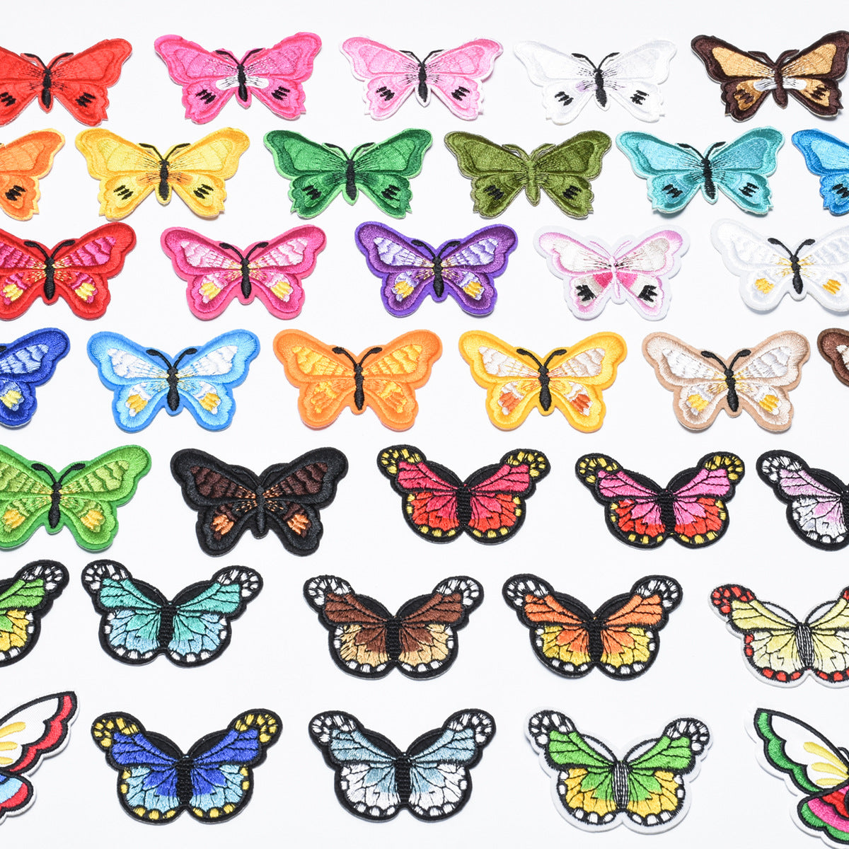 Wholesale Colorful Butterfly Flower Animal Embroidery Patches Felt Twill 37 Styles DIY Fashion Accessory For Bags Shoes Hats