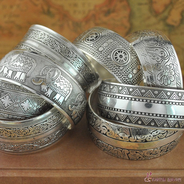 Wholesale  Bohemian Flower Teng Ancient Miao Silver Bracele Retro Wide Tibetan Silver Bracelet