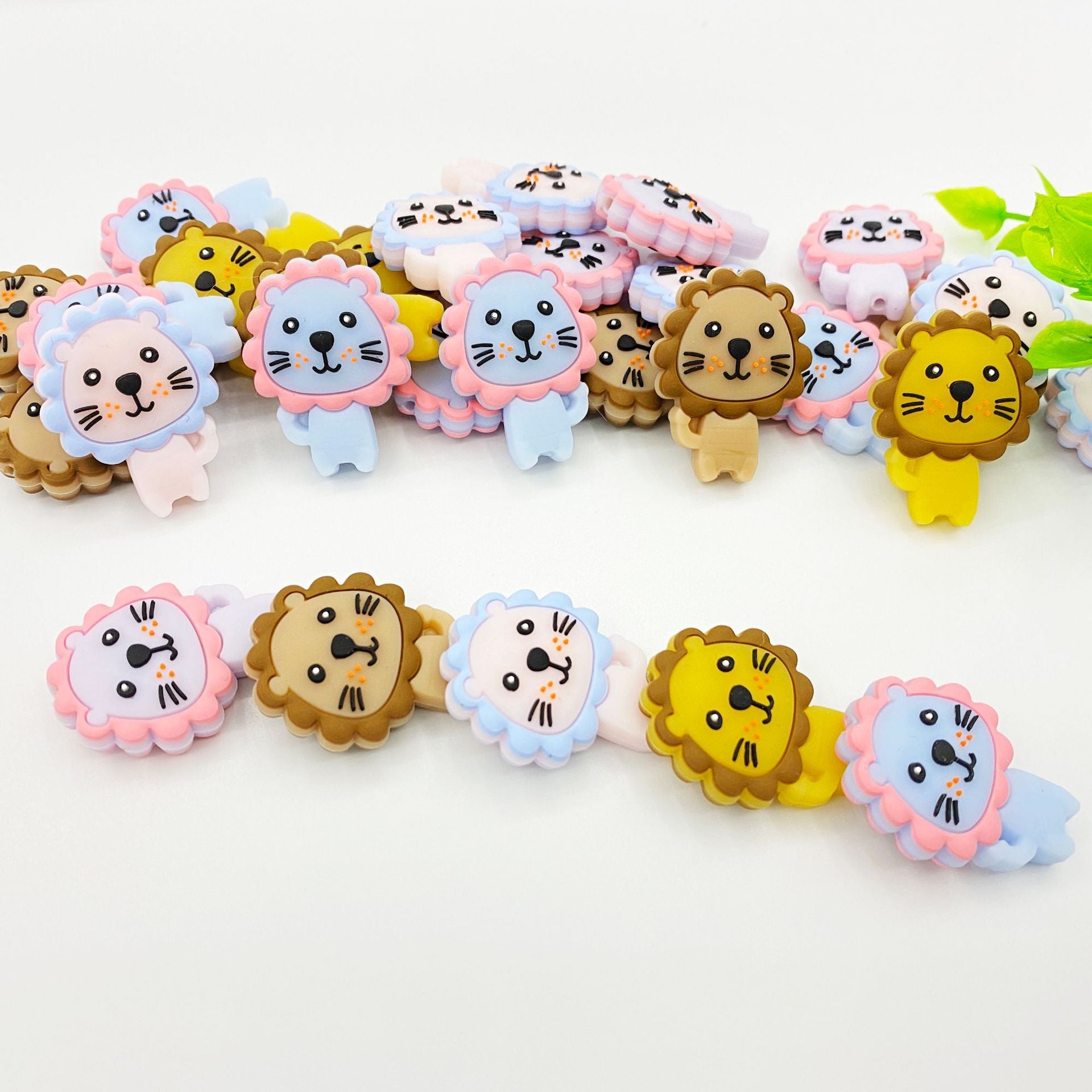 Wholesale of 10pcs Silicone Lion Cartoon Animals DIY Focal beads