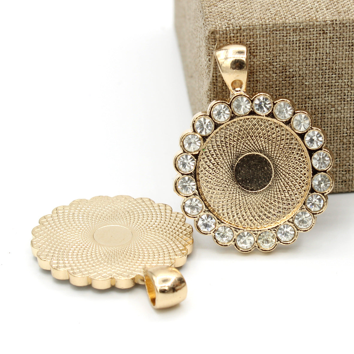 Wholesale 100PCS/PACK Time Gemstone Alloy Base with Diamonds