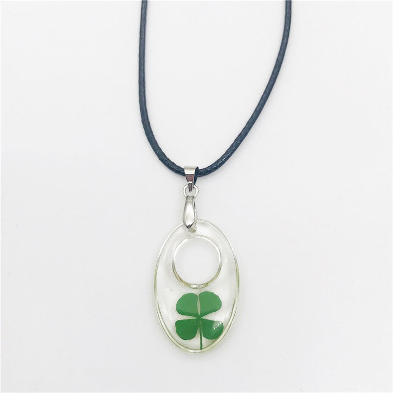 Wholesale 10pcs Natural Resin Glue Four-leaf Clover Dried Flower Necklace