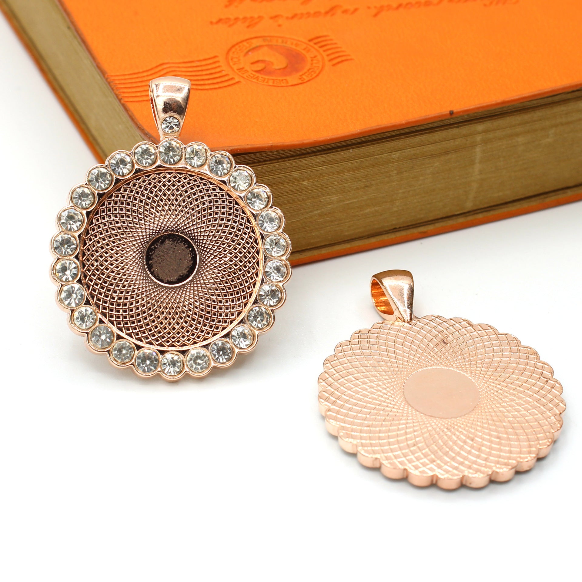 Wholesale 100PCS/PACK Time Gemstone Alloy Base with Diamonds