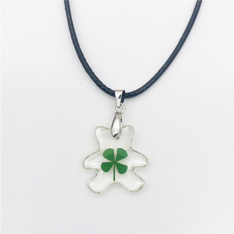 Wholesale 10pcs Natural Resin Glue Four-leaf Clover Dried Flower Necklace