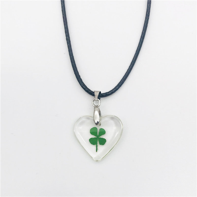 Wholesale 10pcs Natural Resin Glue Four-leaf Clover Dried Flower Necklace