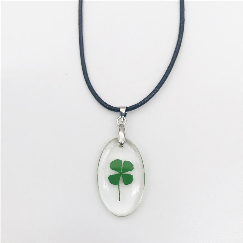 Wholesale 10pcs Natural Resin Glue Four-leaf Clover Dried Flower Necklace