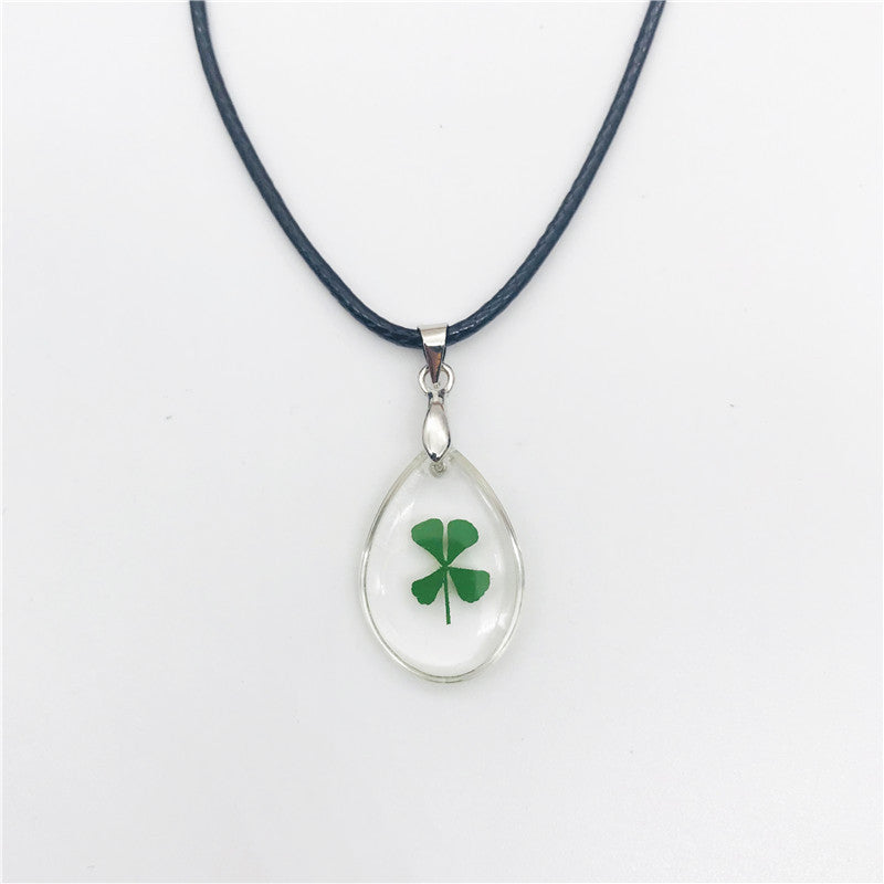 Wholesale 10pcs Natural Resin Glue Four-leaf Clover Dried Flower Necklace