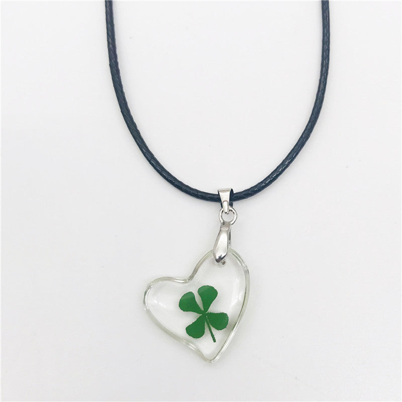 Wholesale 10pcs Natural Resin Glue Four-leaf Clover Dried Flower Necklace