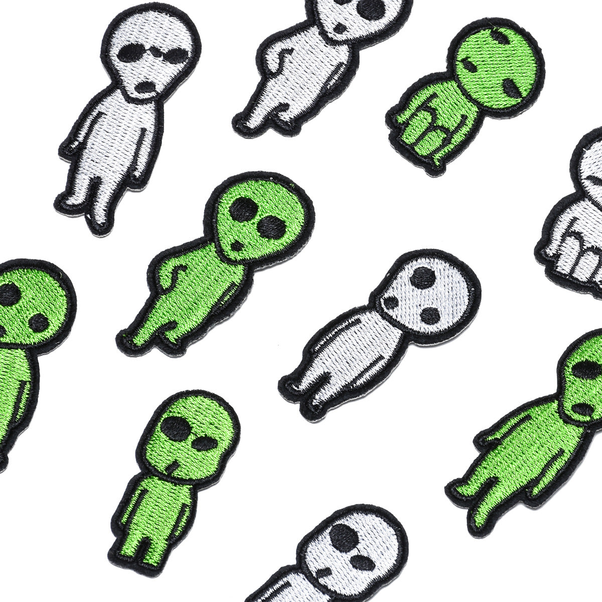 Wholesale Computer Embroidered Cloth Patches Black White Skull Design Clothing Accessory DIY Craft Supply