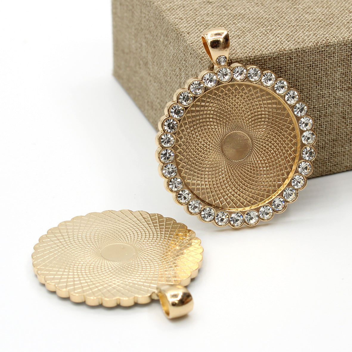 Wholesale 100PCS/PACK Time Gemstone Alloy Base with Diamonds