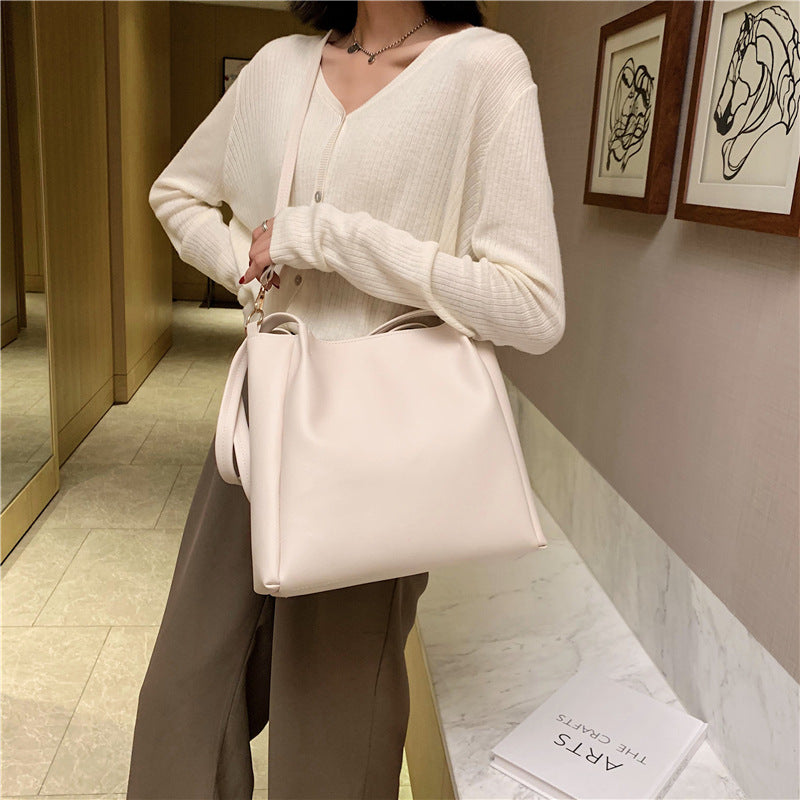 Wholesale Luxury High Capacity Trendy Shoulder Bags