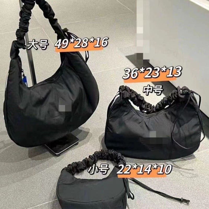 Wholesale Cloud Clover Underarm Pleated Sports Leisure Shoulder Bags