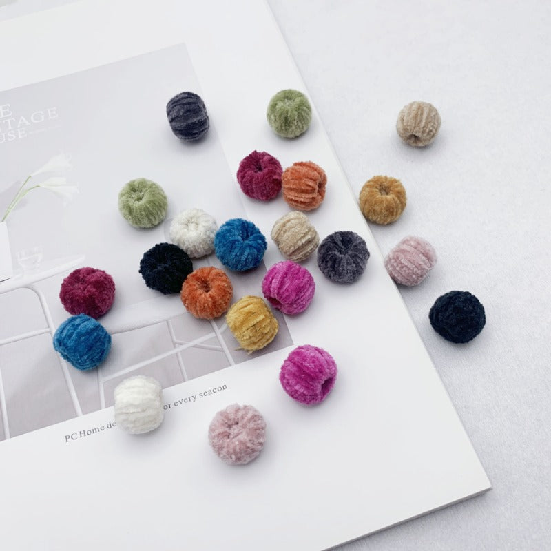 Wholesale 100pcs Autumn and Winter Retro Handmade Candy Color Plush Perforated DIY Yarn Ball