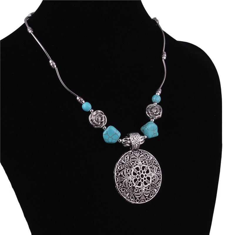 Wholesale Turquoise Flower Hollow Imitation Turquoise Alloy Necklace