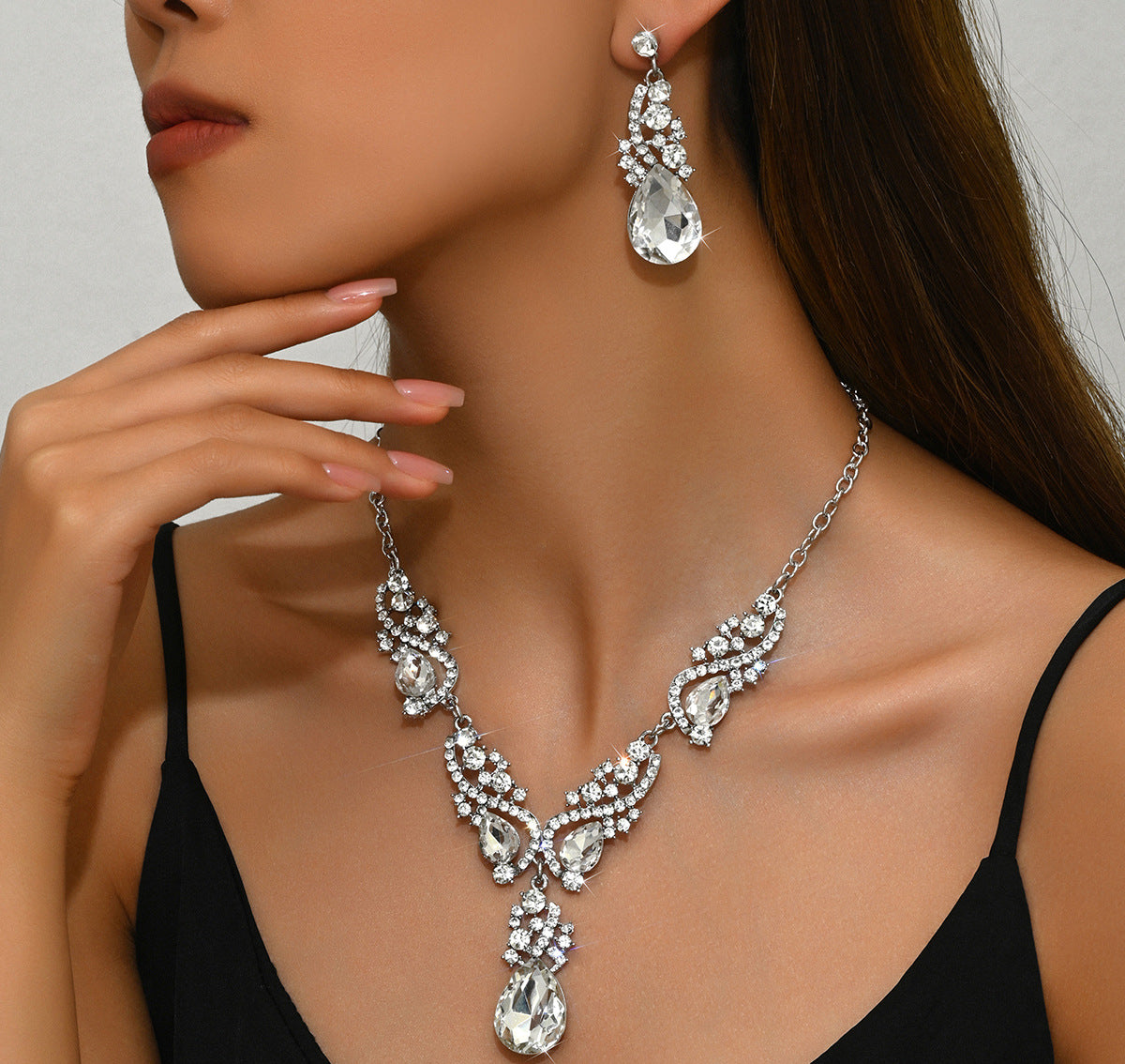 Wholesale Full Diamond Glittering Big Teardrop Retro Earrings Necklace