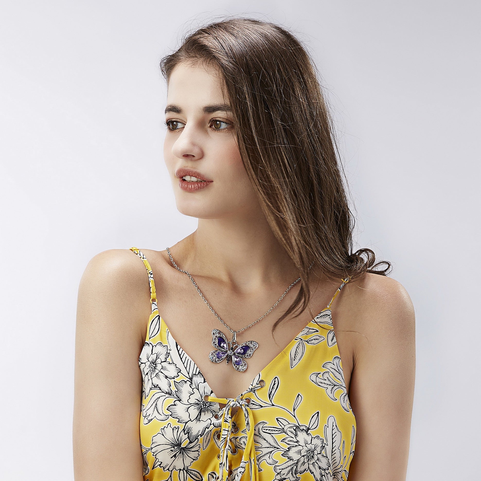 Collares de aleación de mariposas multicolor al por mayor