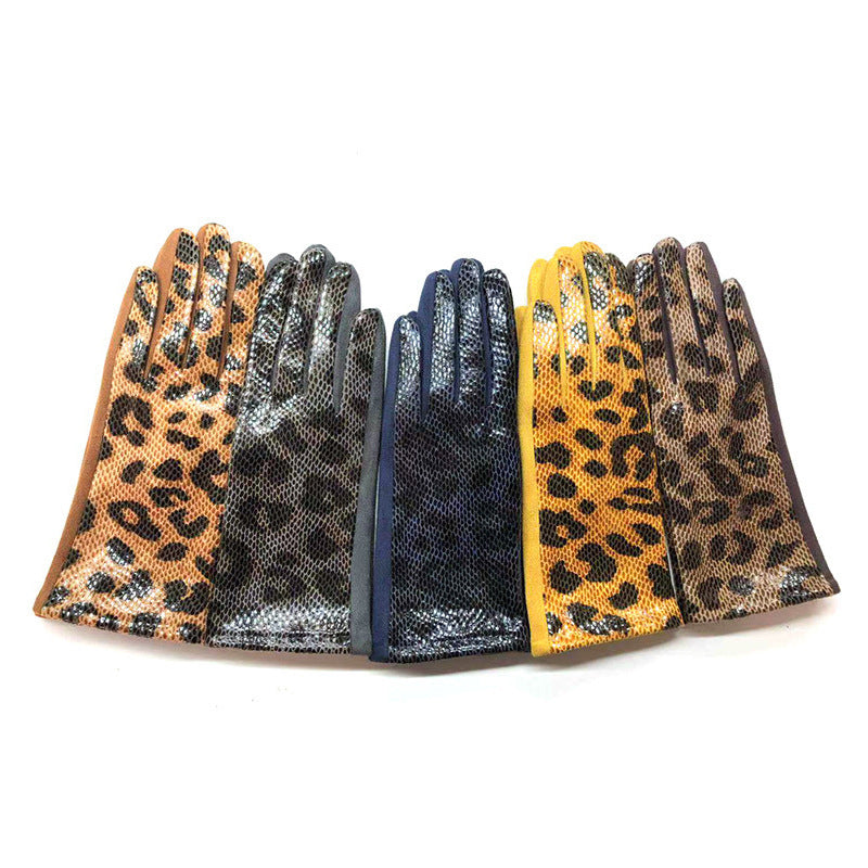 Wholesale of New Women's Warm and Cold Resistant Leopard Print Suede Glove