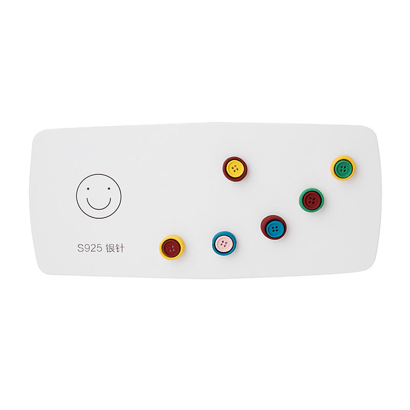 Al por mayor 925 Silver Needle colorida Pendientes de aleación de corazón de flores pequeñas de color margarita