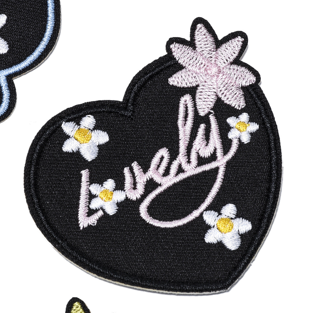 Wholesale Modern Butterfly Embroidered Patch With Heart Design Fashion Clothing Accessory For Coats Craft Supply For Boutique Resale