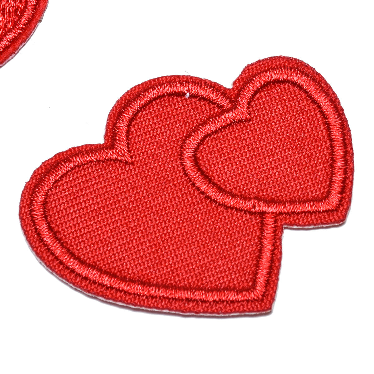 Wholesale Trendy Embroidered Love Heart Fabric Patches Decorative Fashion Accessory For Clothing Bags Hats DIY Craft Boutique Resale