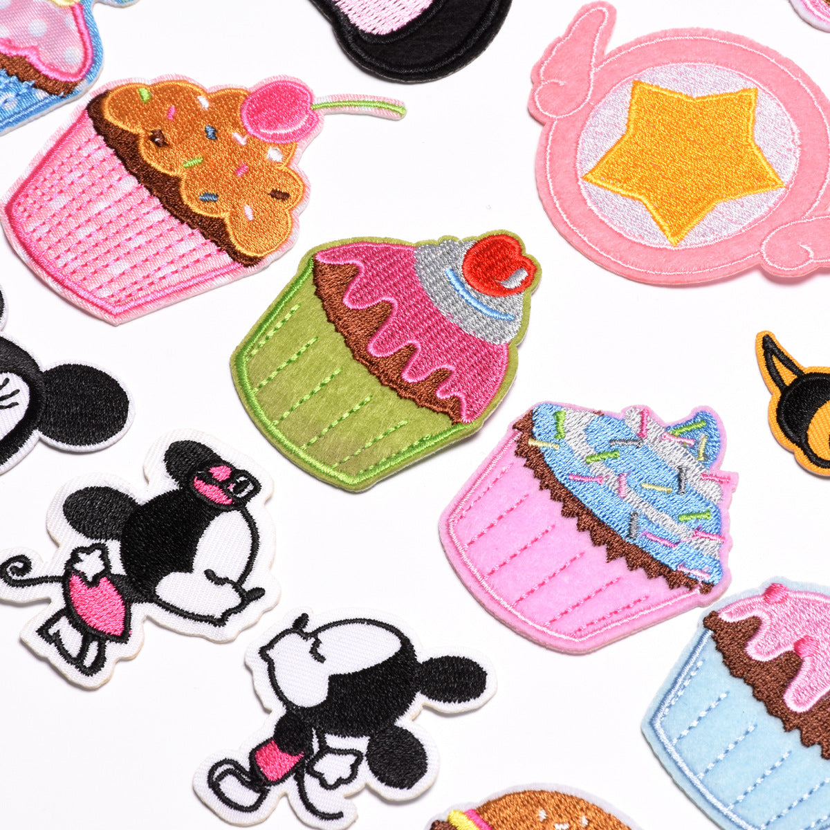 Wholesale Cartoon Animal Embroidered Cloth Patch Set Cute Decorative Patches For Clothing OLY Exclusive Hats DIY Fashion Accessory Boutique Gift Resale