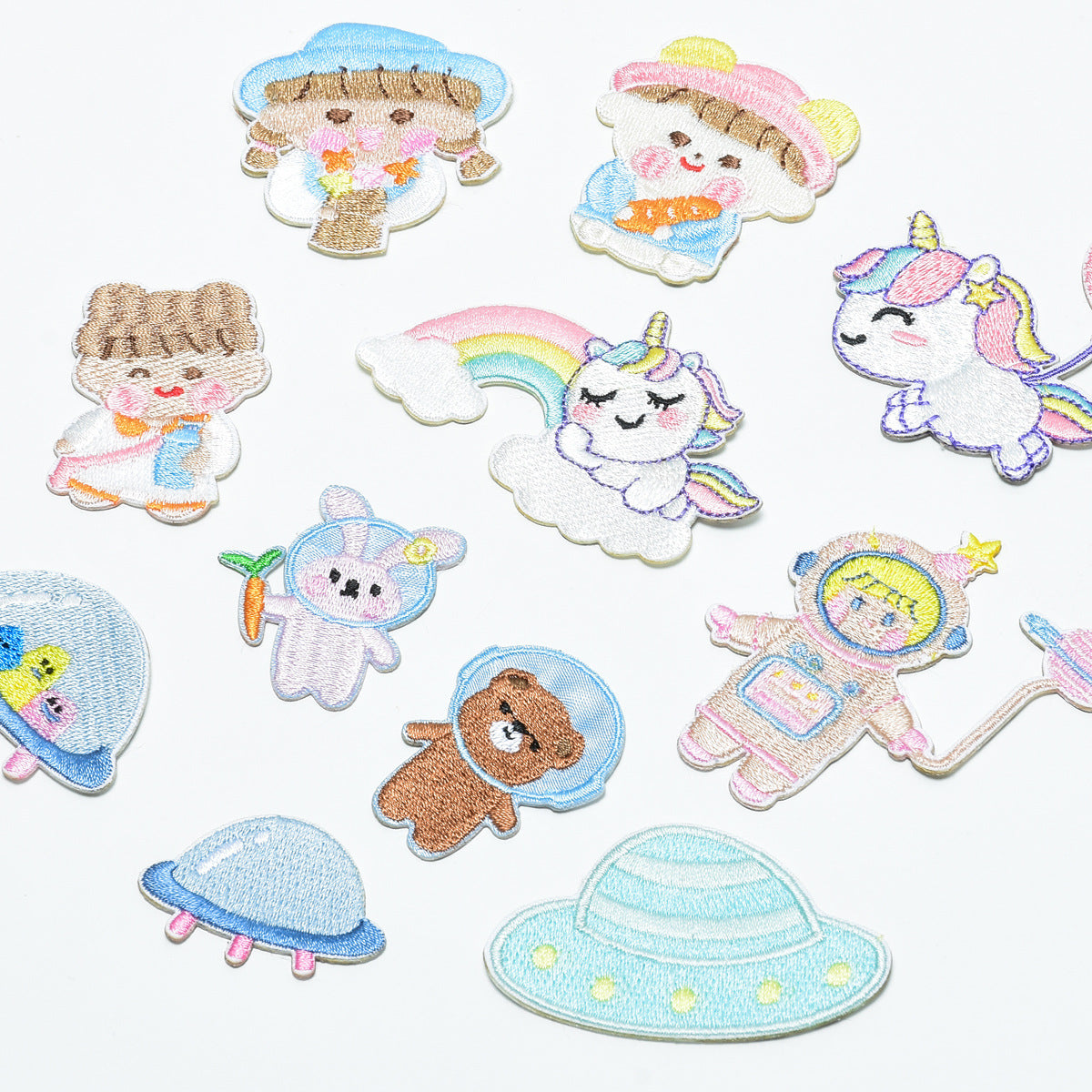 Wholesale Self Adhesive Embroidered Cloth Patches Astronaut Heart Pegasus Design DIY Decor For Clothing Bags Shoes