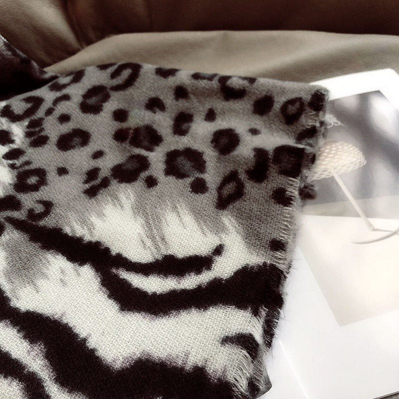 Wholesale Autumn and Winter Zebra Patterned Leopard Patterned Imitation Cashmere Thickened Warm Scarves
